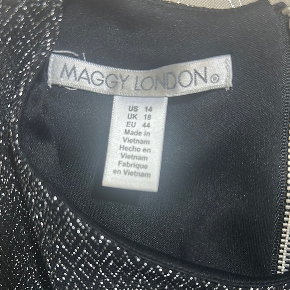 Black Sleeveless Sheath Dress Halter Neckline - Picture 6 of 9